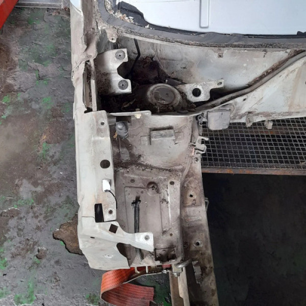 Longarina Direita Gm Meriva 1.8 8v 2005    205424 Não Informado