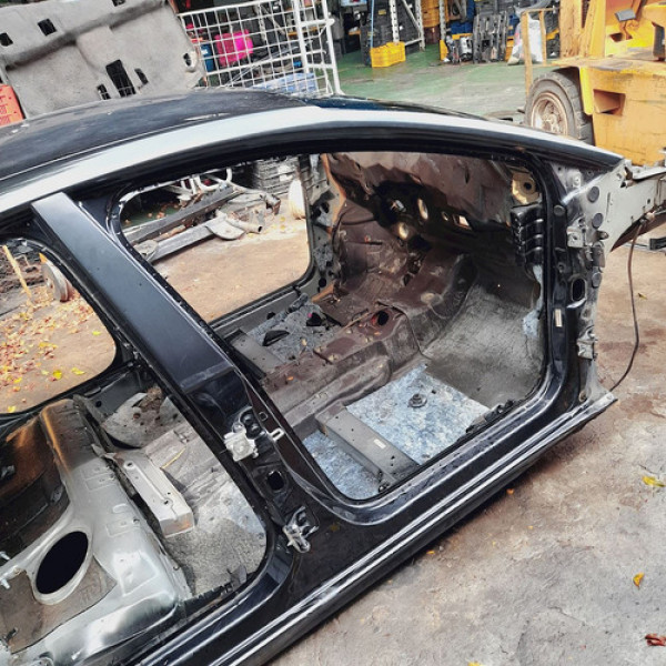 Caixa Ar Pé Coluna Central Direita Citroën C4 1.6 16v Hb 201