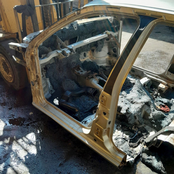 Caixa Ar Pé Coluna Central Esquerda  Fiat Palio Attractiv 1.