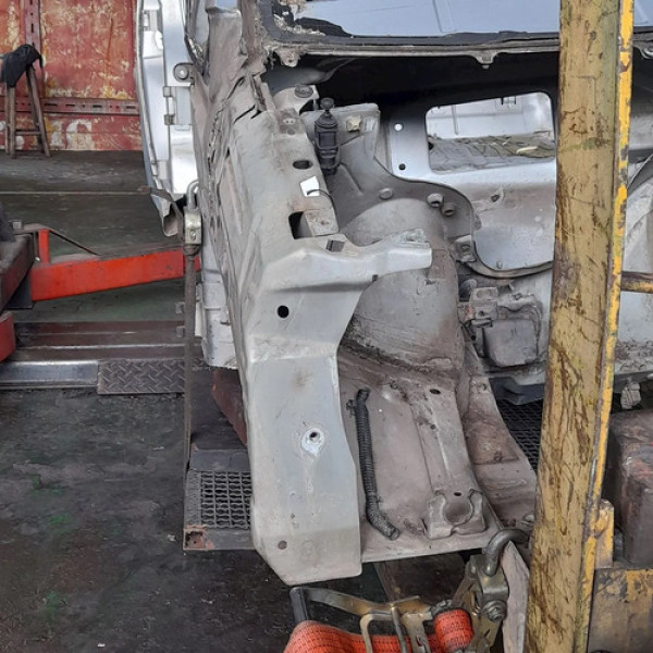 Longarina Direita Gm Meriva 1.8 8v 2005    205424 Não Informado