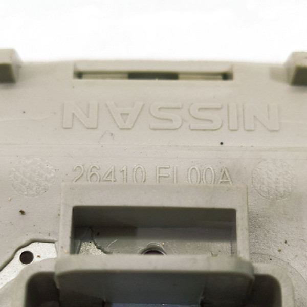 Luz Cortesia Central Nissan Versa 1.6  2018 97056