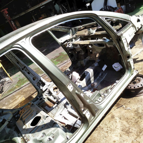 Caixa Ar Pé Coluna Central Direita  Fiat Idea  Adv 1.8 8v 20 Não Informado