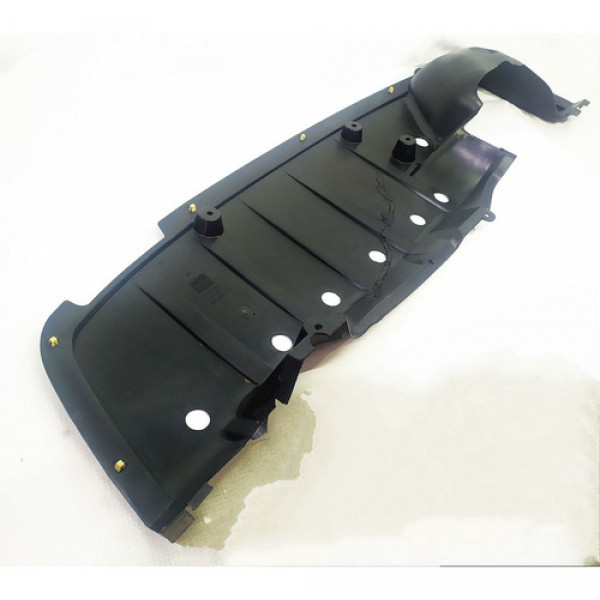 Para-barro Central Para-choque Traseiro Vw Polo Class 1.8  1