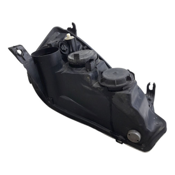 Farol Esquerdo Gm Corsa Sedan 1.8 2003 V1744 - P16 Direito/passageiro