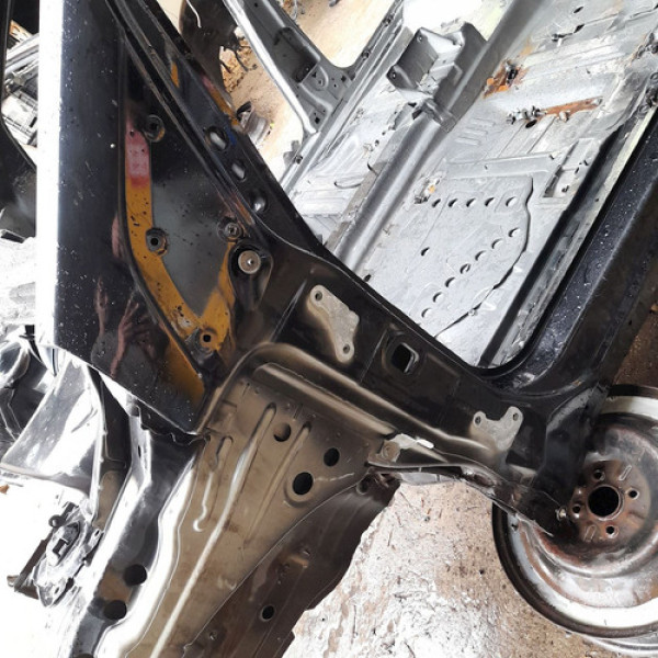 Caixa Ar Pé Coluna Central Esquerda  Mercedes-benz B200 2.0 