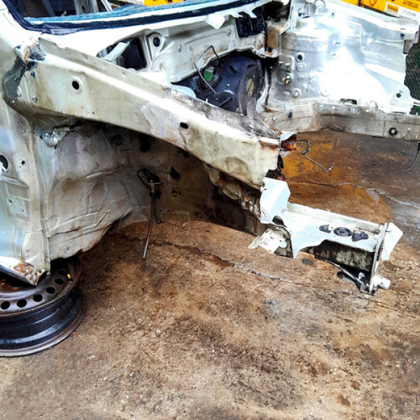 Longarina Direita  Vw Polo 1.6 2003 203474 Não Informado