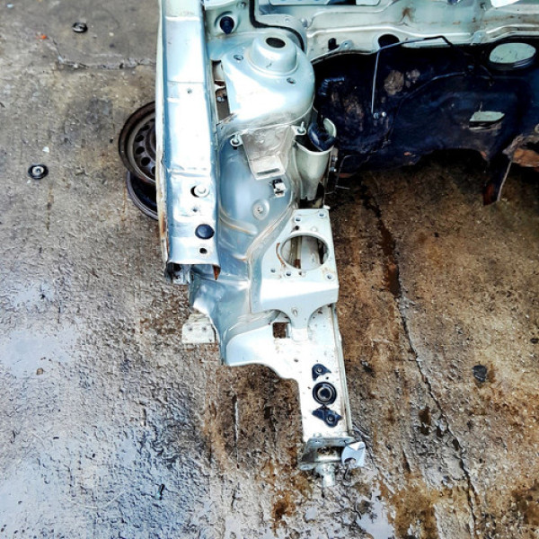 Longarina Direita  Vw Polo 1.6 2003 203474 Não Informado