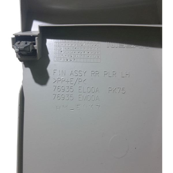 Acabamento Coluna Traseira Esquerda  Nissan Tiida 1.8 2011 2