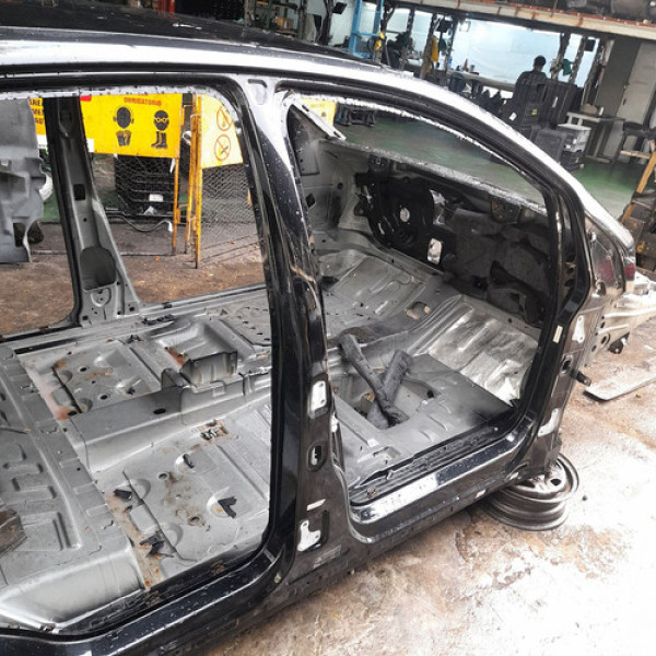 Caixa Ar Pé Coluna Central Direita  Mercedes-benz B200 2.0 2