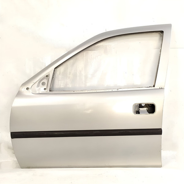 Porta Dianteira Esquerda Gm Vectra 1998    136013 Dianteira Prateado