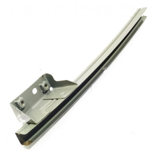 Guia Vidro Dianteiro Esquerdo Renault Sandero 1.0 12v 2017 3