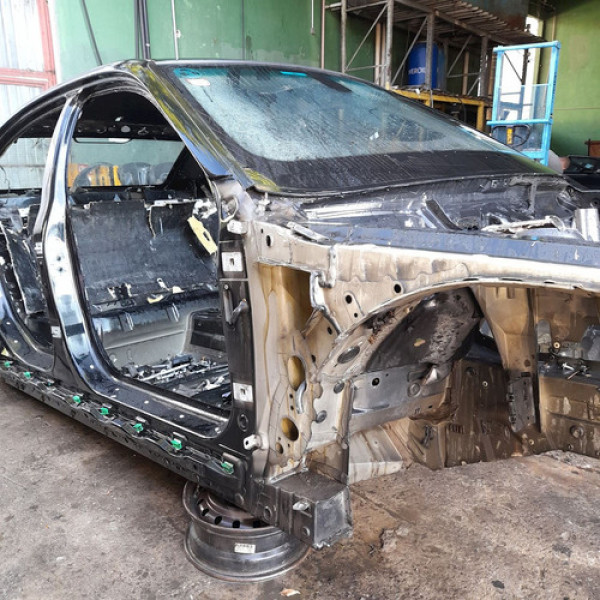 Caixa Ar Pé Coluna Central Direita  Bmw 550i 4.8  2009 19711 Não Informado