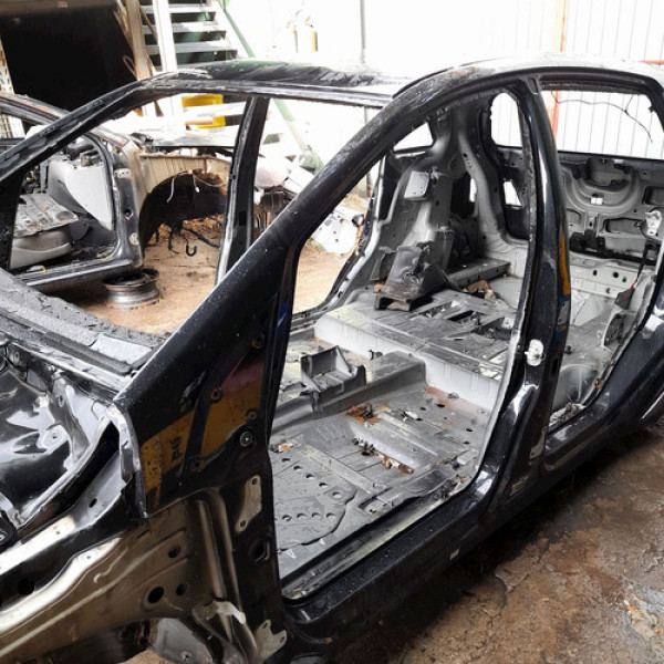 Caixa Ar Pé Coluna Central Esquerda  Mercedes-benz B200 2.0 