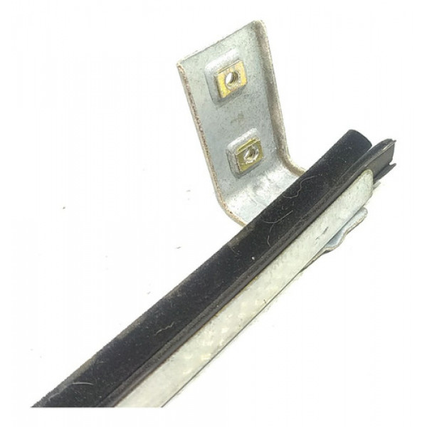 Guia Canaleta Vidro Dianteiro Direito Gm Corsa 1.0  1997 106