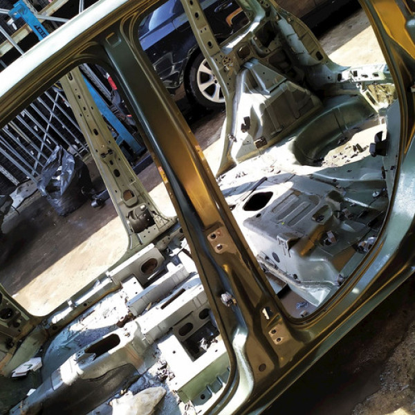 Caixa Ar Pé Coluna Central Esquerda  Fiat Idea  Adv 1.8 8v 2 Não Informado