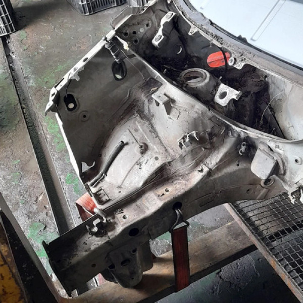 Longarina Direita Gm Meriva 1.8 8v 2005    205424 Não Informado