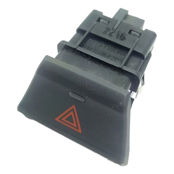 Botão Pisca-alerta Gm Onix 2016 Original 15924 - Preto