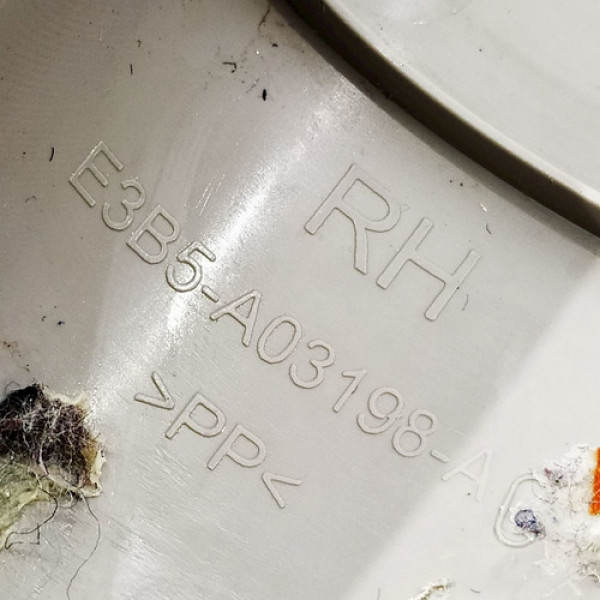 Capa Coluna Direita Para-brisa Ford Ka 1.0  2019 95625