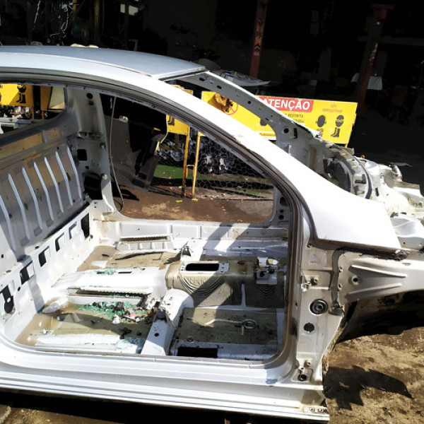 Caixa Ar Pé Coluna Direita  Vw Saveiro 1.6 2013 195896 Não Informado