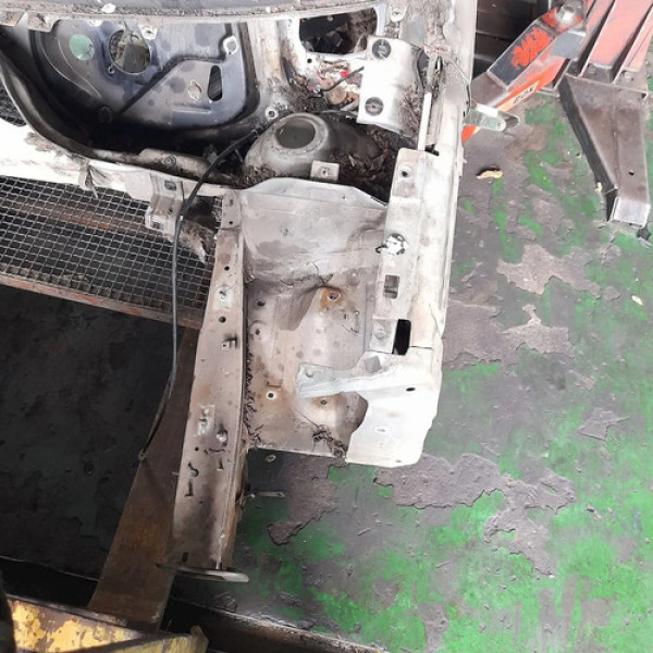 Longorina Esquerda Gm Meriva 1.8 8v 2005    205439 Não Informado