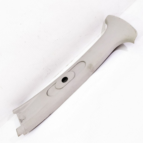 Capa Superior Coluna Central Esquerda Vw Gol 2000    5866