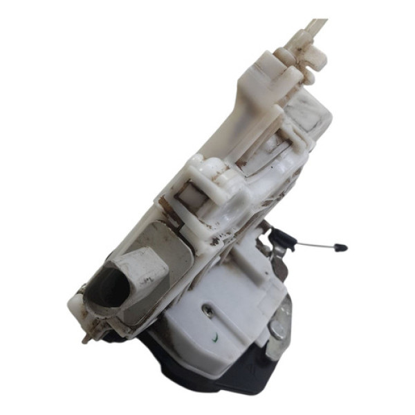 Fechadura Porta Traseira Esquerda  Volkswagen Gol 1.0  2011  Não Informado