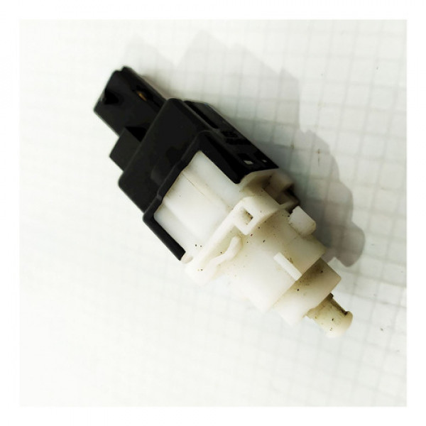 Interruptor Pedal Freio Fiat Doblo Adv 2011 87640