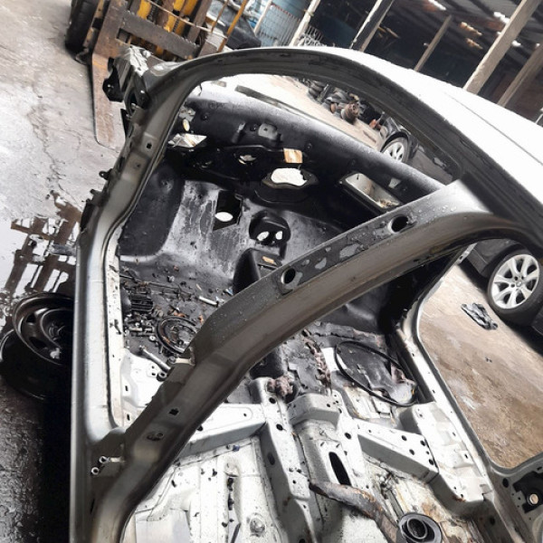 Caixa Ar Pé Coluna Central Esquerda Gm Corsa Sedan 1.8 2003 