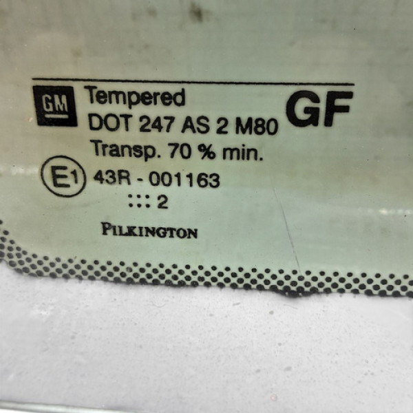 Vidro Óculos Traseiro Esquerdo  Gm Corsa Sedan 1.8 2003 1924 Não Informado