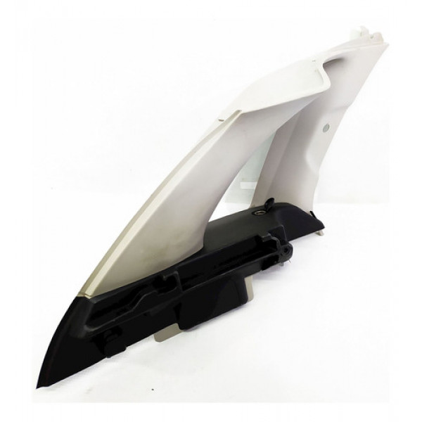 Acabamento Superior Coluna Porta-mala Citroen C4 Picasso 200