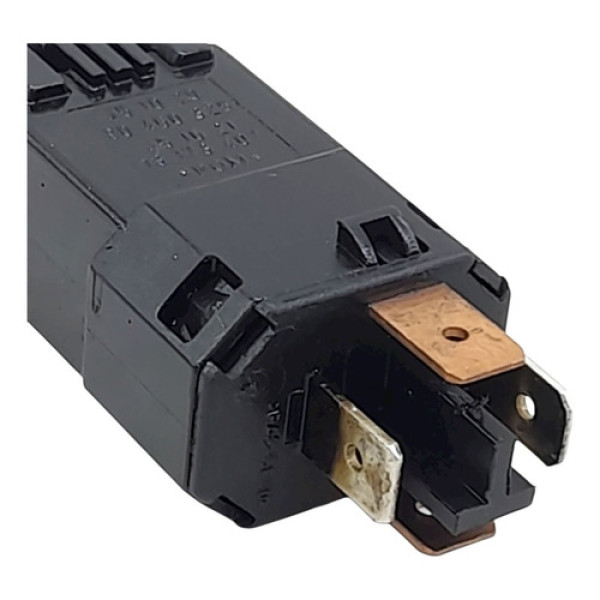 Sensor Luz Pedal Freio Gm Corsa 1.4 8v 2010    197494 Não Informado