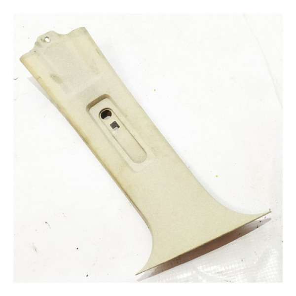 Capa Superior Coluna Central Esquerda Fiat Idea 1.4  2012 84