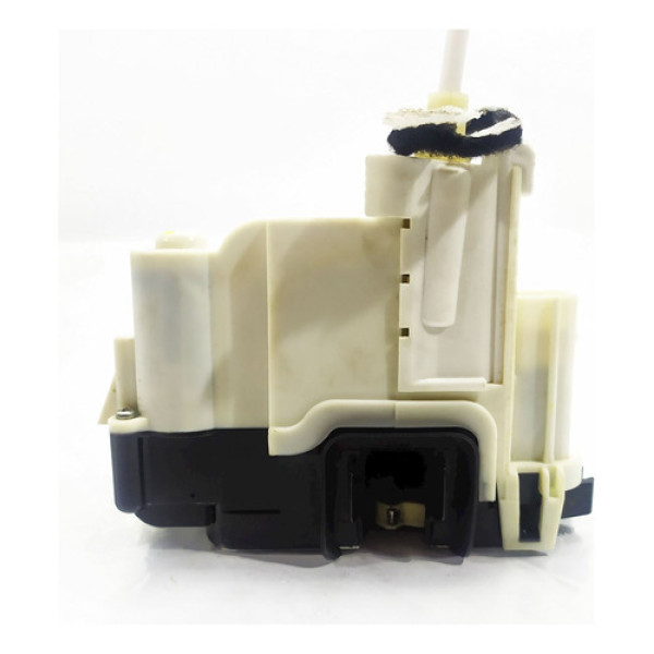 Fechadura Porta Dianteira Direita Fiat Cronos 1.8 16v At 201