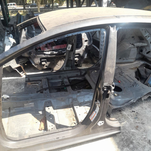 Caixa Ar Pé Coluna Central Esquerda Ford Fiesta 2013    1858
