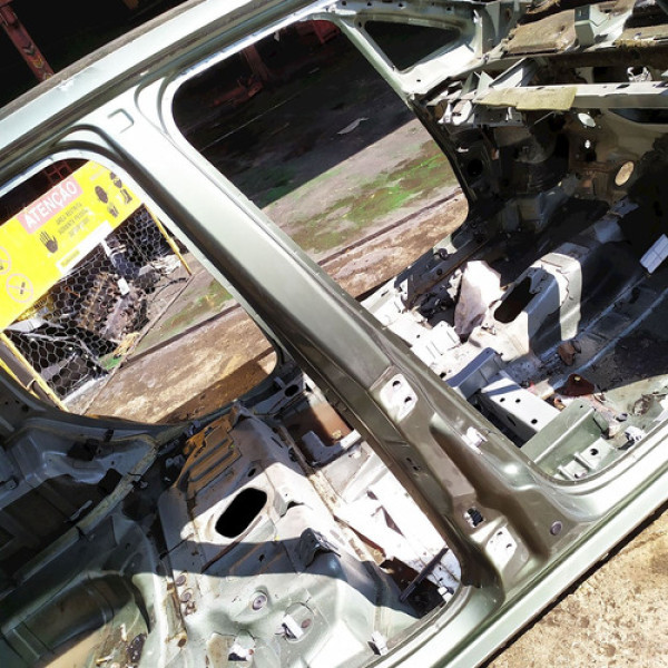 Caixa Ar Pé Coluna Central Direita  Fiat Idea  Adv 1.8 8v 20 Não Informado