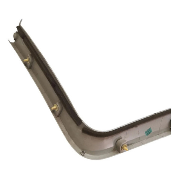 Moldura Interna Vidro Vigia Gm Meriva 1.8 8v 2005    205422 Não Informado