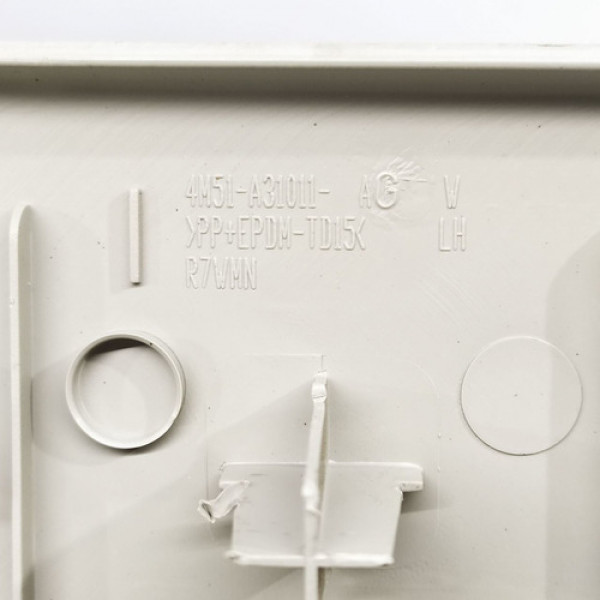 Capa Coluna Traseira Esquerda Ford Focus 2010    107396