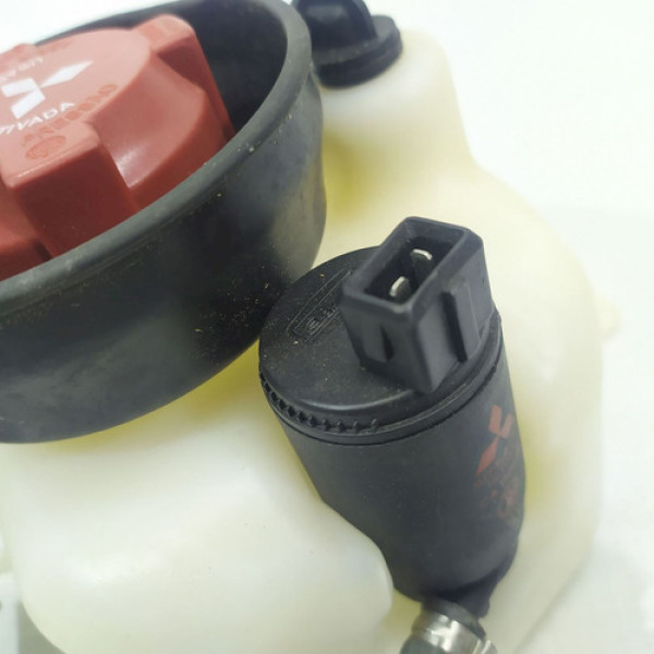 Reservatório Partida Frio Mitsubishi Pajero Tr4 2013    1119