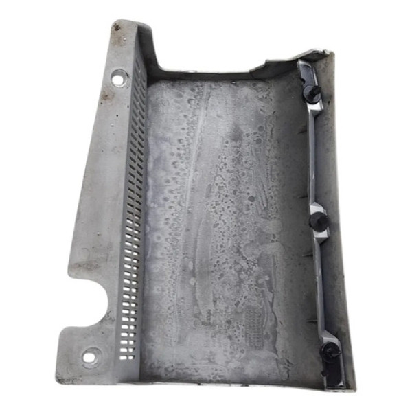 Acabamento Inferior Lanterna Esquerda Meriva 1.8 8v 2005     Não Informado