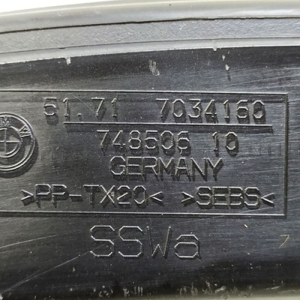 Acabamento Canaleta Para Lama Direito  Bmw 550i 4.8  2009 19 Não Informado