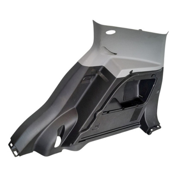 Acabamento Lateral Direito Porta Malas  Gm Tracker Premier 1