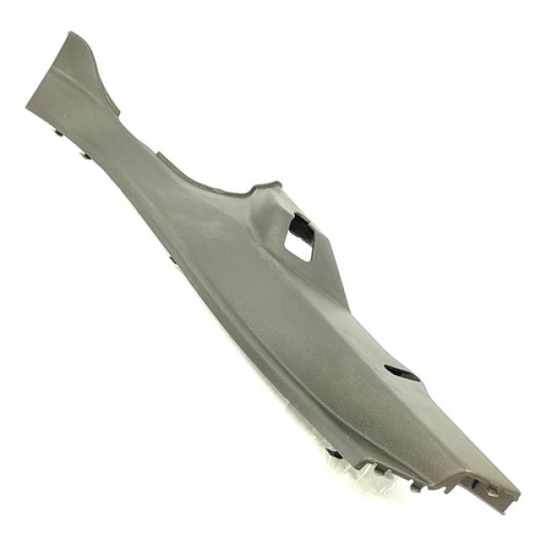 Acabamento Lateral Banco Traseiro Direito Renault Kwid 1.0 2 - Não Informado