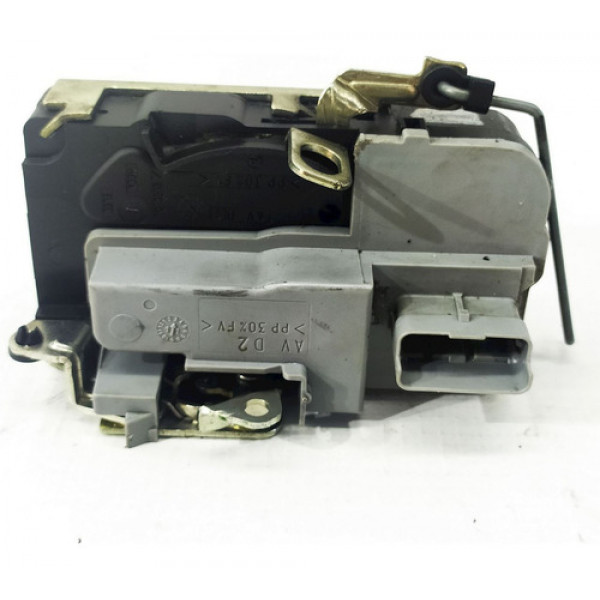 Fechadura Porta Dianteira Direita Peugeot 207 2011    145804