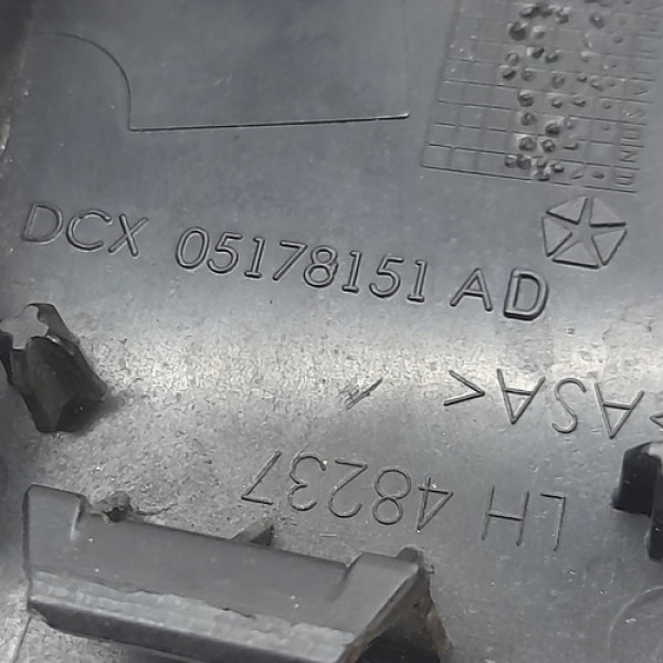 Acabamento Para Lama Esquerdo  Dodge Journey R/t 2012 202010 Não Informado