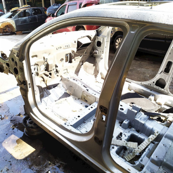 Caixa Ar Pé Coluna Central Esquerda  Dodge Journey R/t 2012  Não Informado